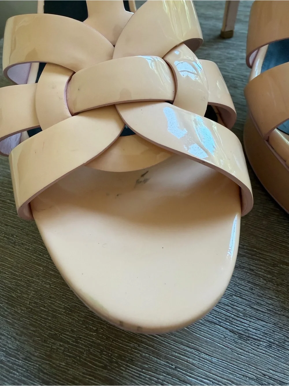 Saint Laurent Blush Patent Leather T-Strap Knot Sandals - Picture 2 of 12